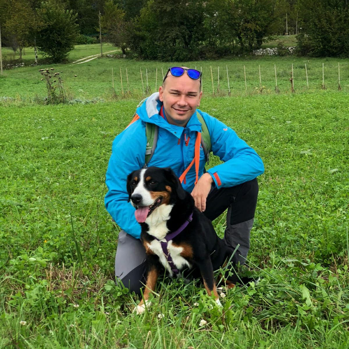 Tiziano Lombai educatore cinofilo professionista con Spring bovaro svizzero - StiCani educazione cinofila online